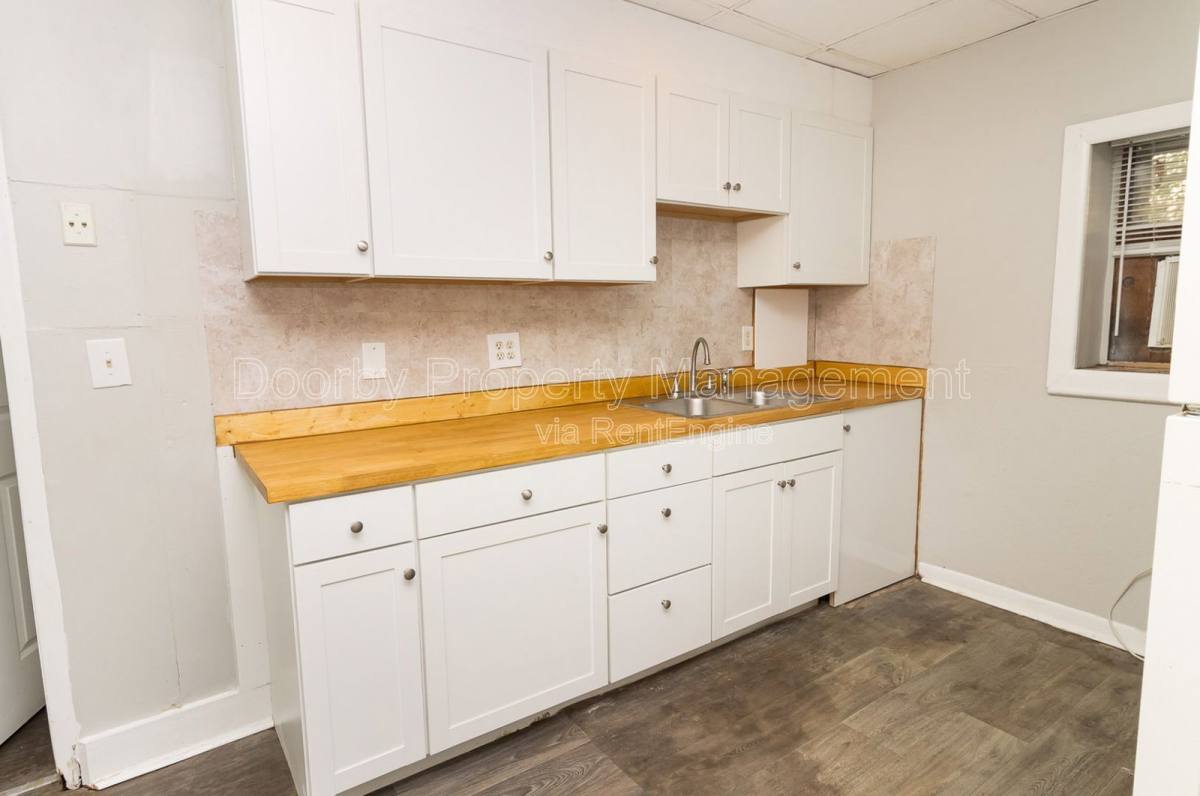 Apartment for rent at 2609 14th Ave #3, Chattanooga, TN 37407