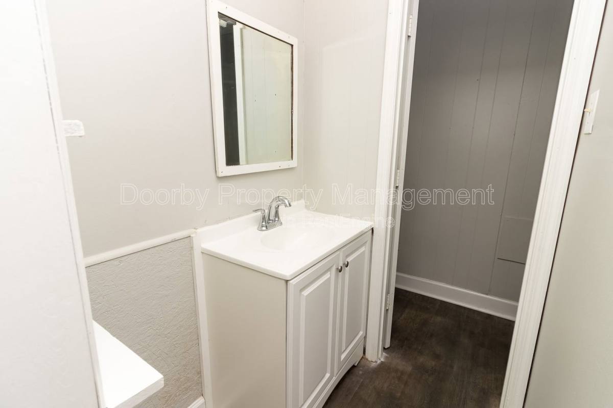Apartment for rent at 2609 14th Ave #3, Chattanooga, TN 37407