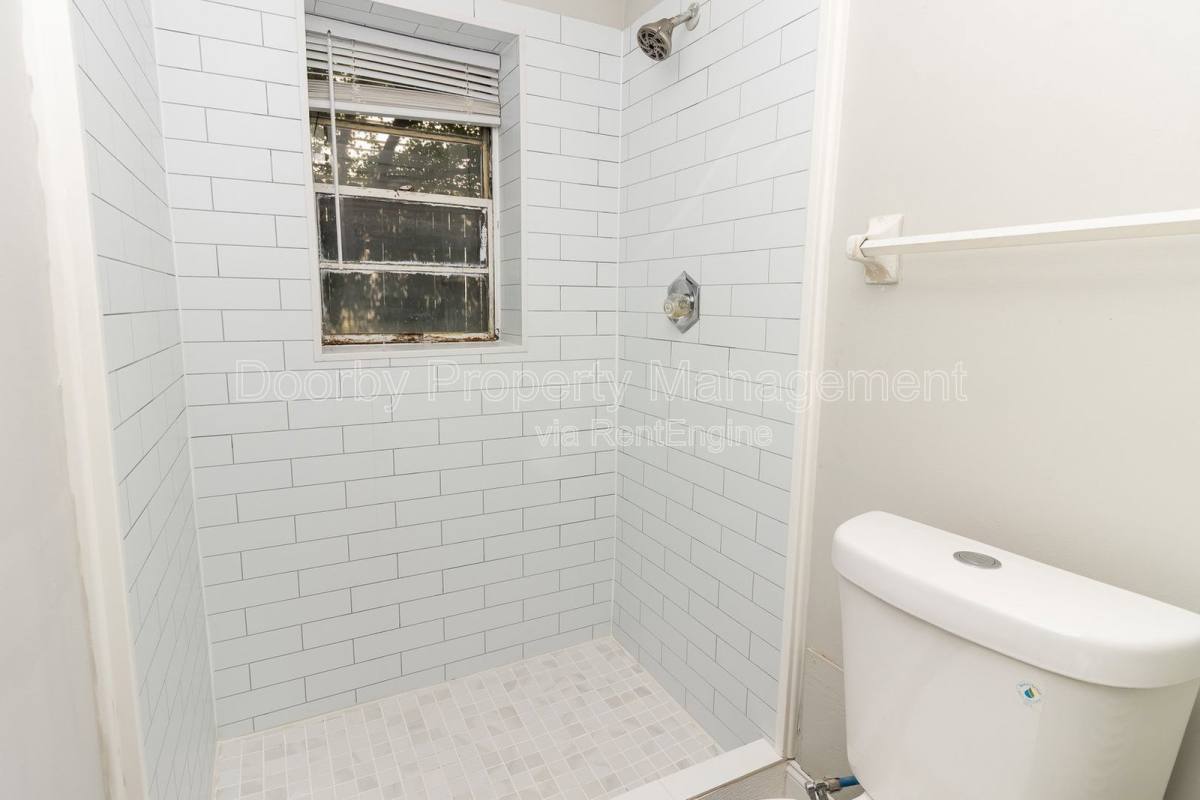 Apartment for rent at 2609 14th Ave #3, Chattanooga, TN 37407