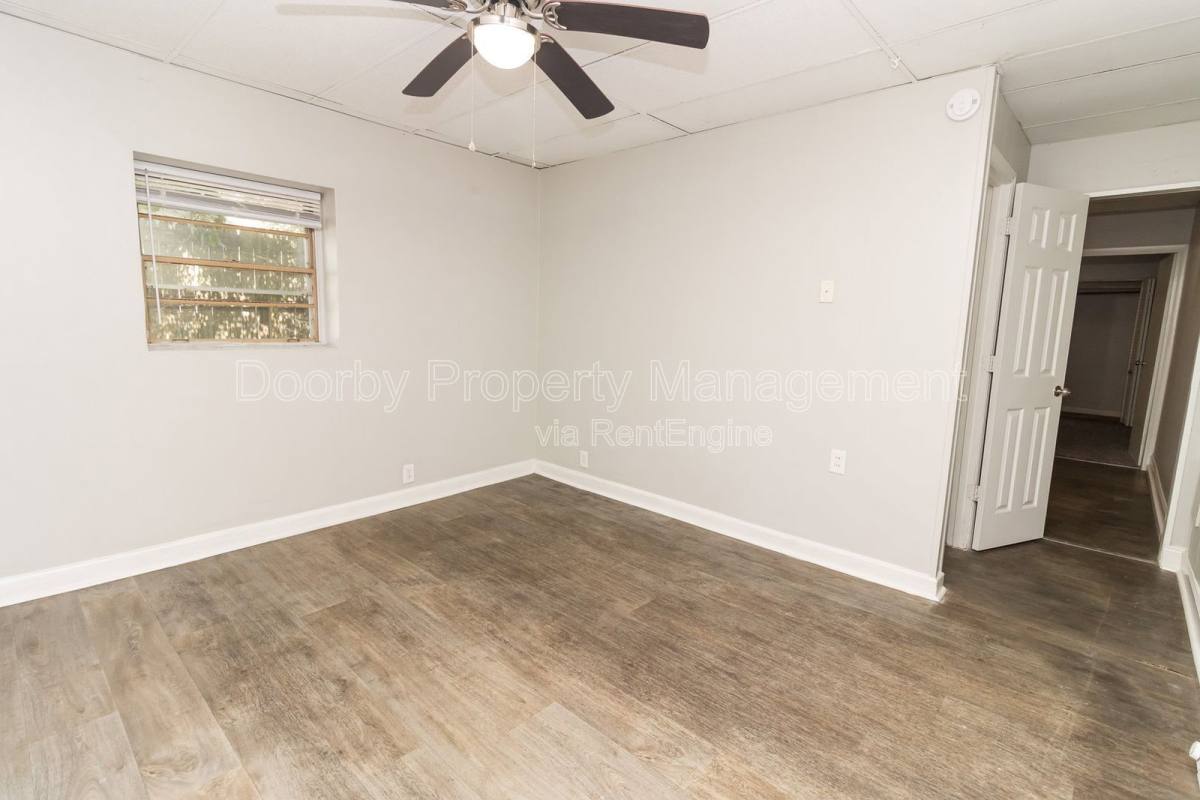 Apartment for rent at 2609 14th Ave #3, Chattanooga, TN 37407
