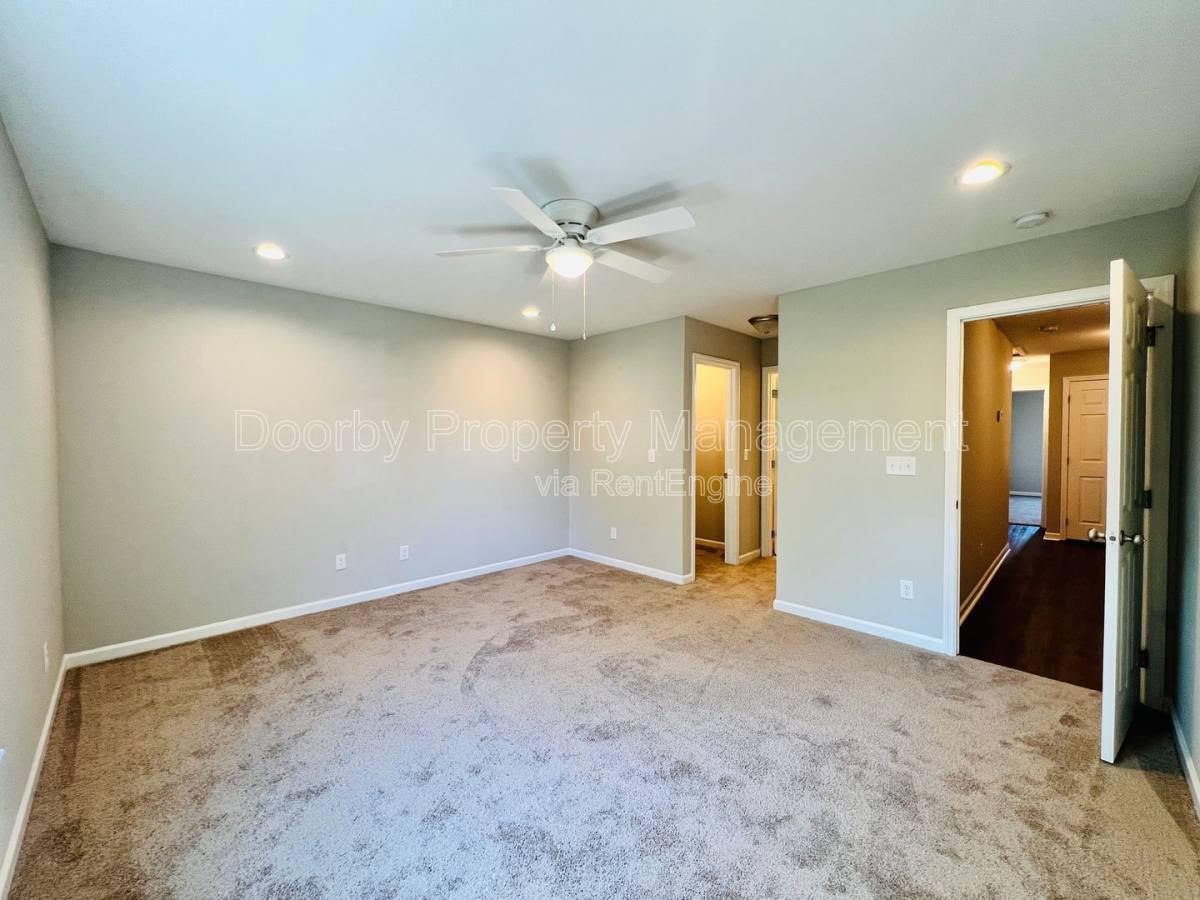 Apartment for rent at 2106 Duncan Ave #102, Chattanooga, TN 37404