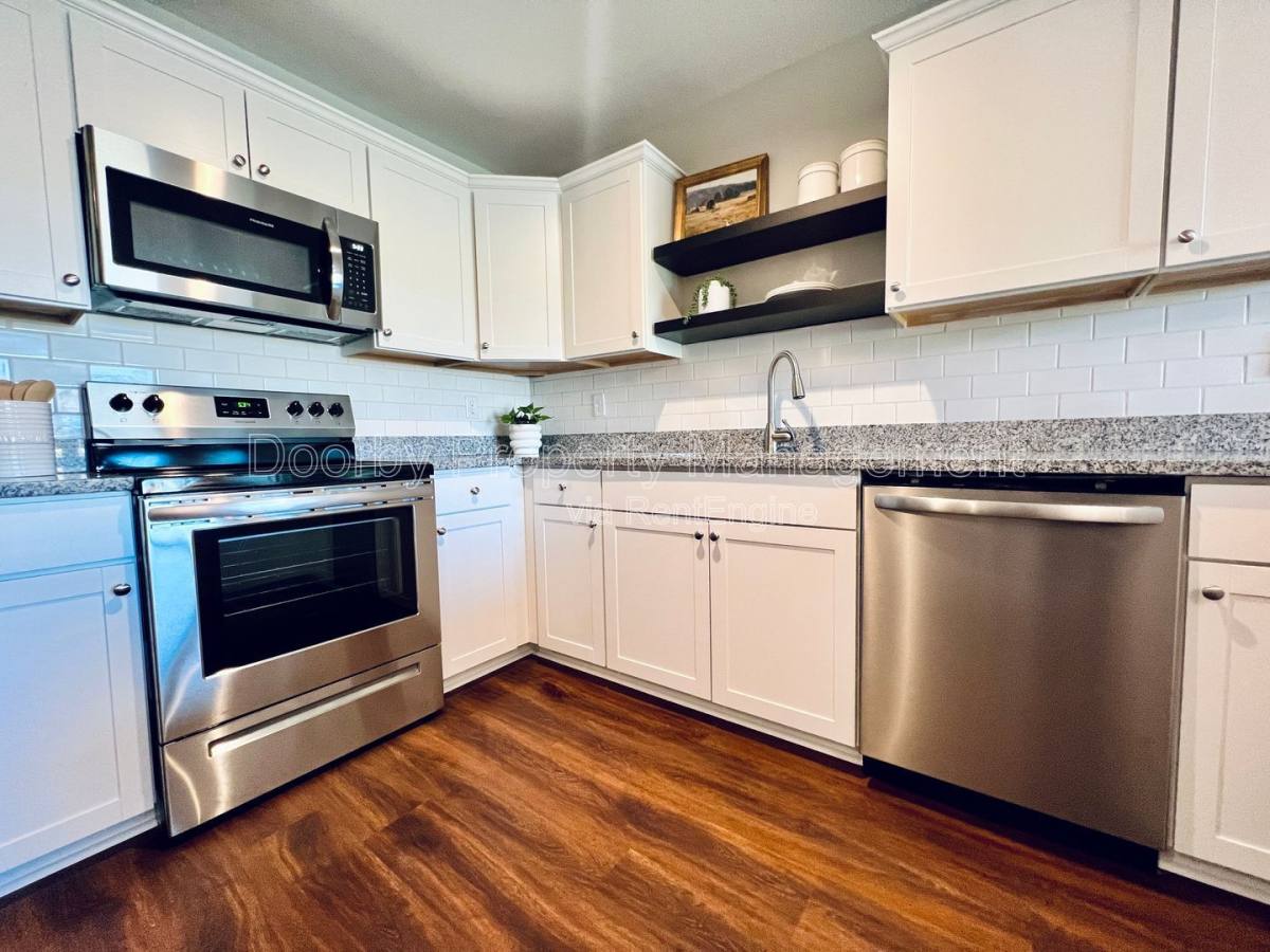 Apartment for rent at 2106 Duncan Ave #102, Chattanooga, TN 37404
