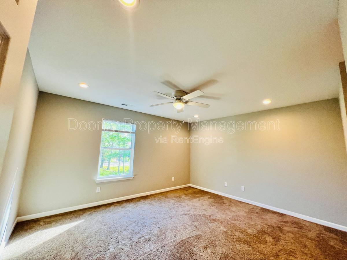 Apartment for rent at 2106 Duncan Ave #102, Chattanooga, TN 37404