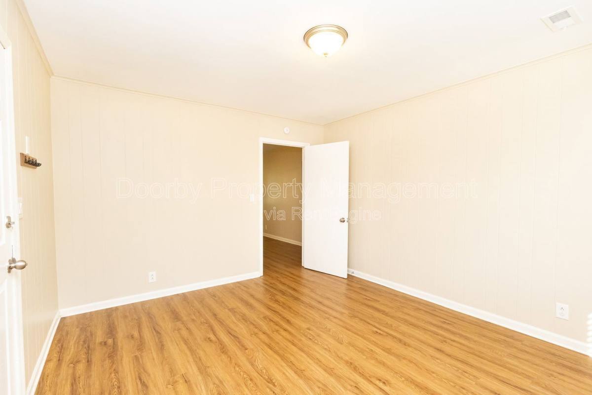 Apartment for rent at 207 Memorial Dr #3, Chattanooga, TN 37415