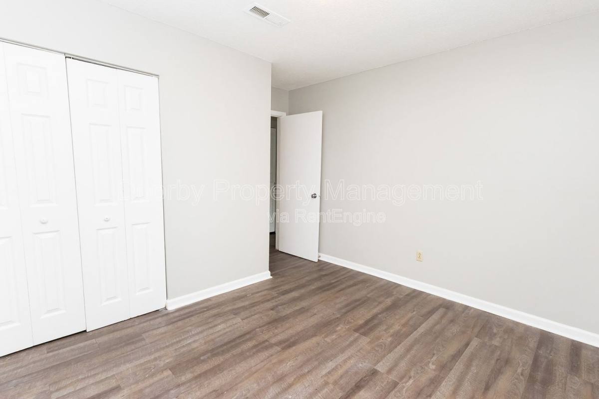 Apartment for rent at 124 Fawn Dr, Chattanooga, TN 37412