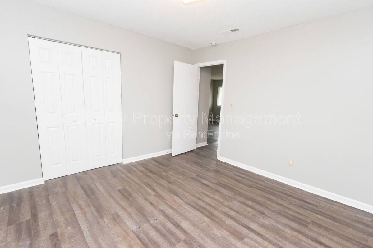 Apartment for rent at 124 Fawn Dr, Chattanooga, TN 37412