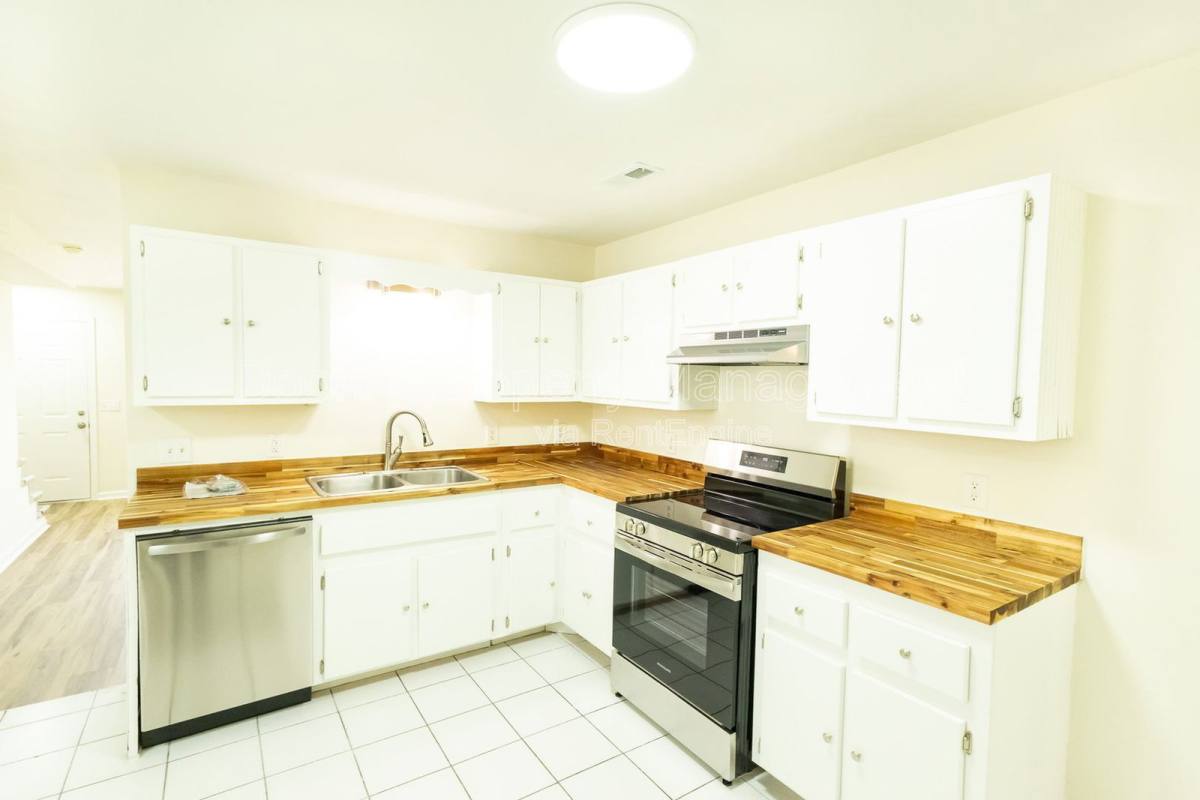 Apartment for rent at 3627 6th Ave, Chattanooga, TN 37407