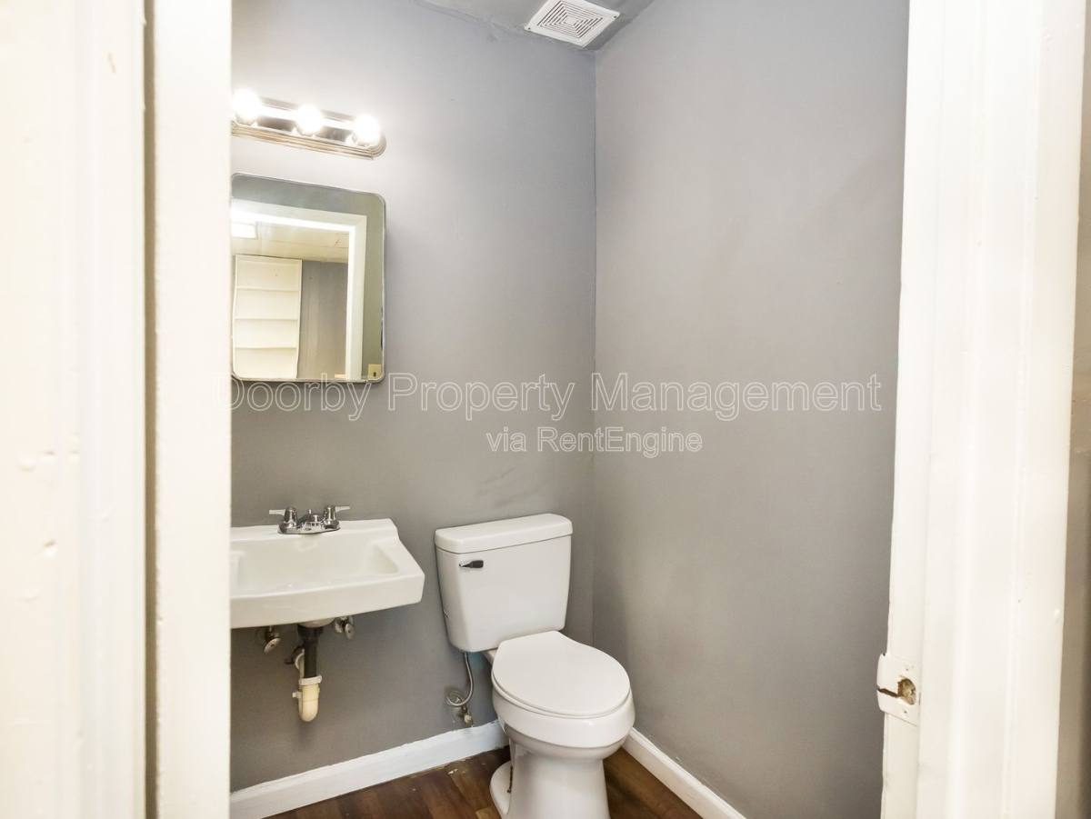 Apartment for rent at 1202 Duncan Ave #1, Chattanooga, TN 37404