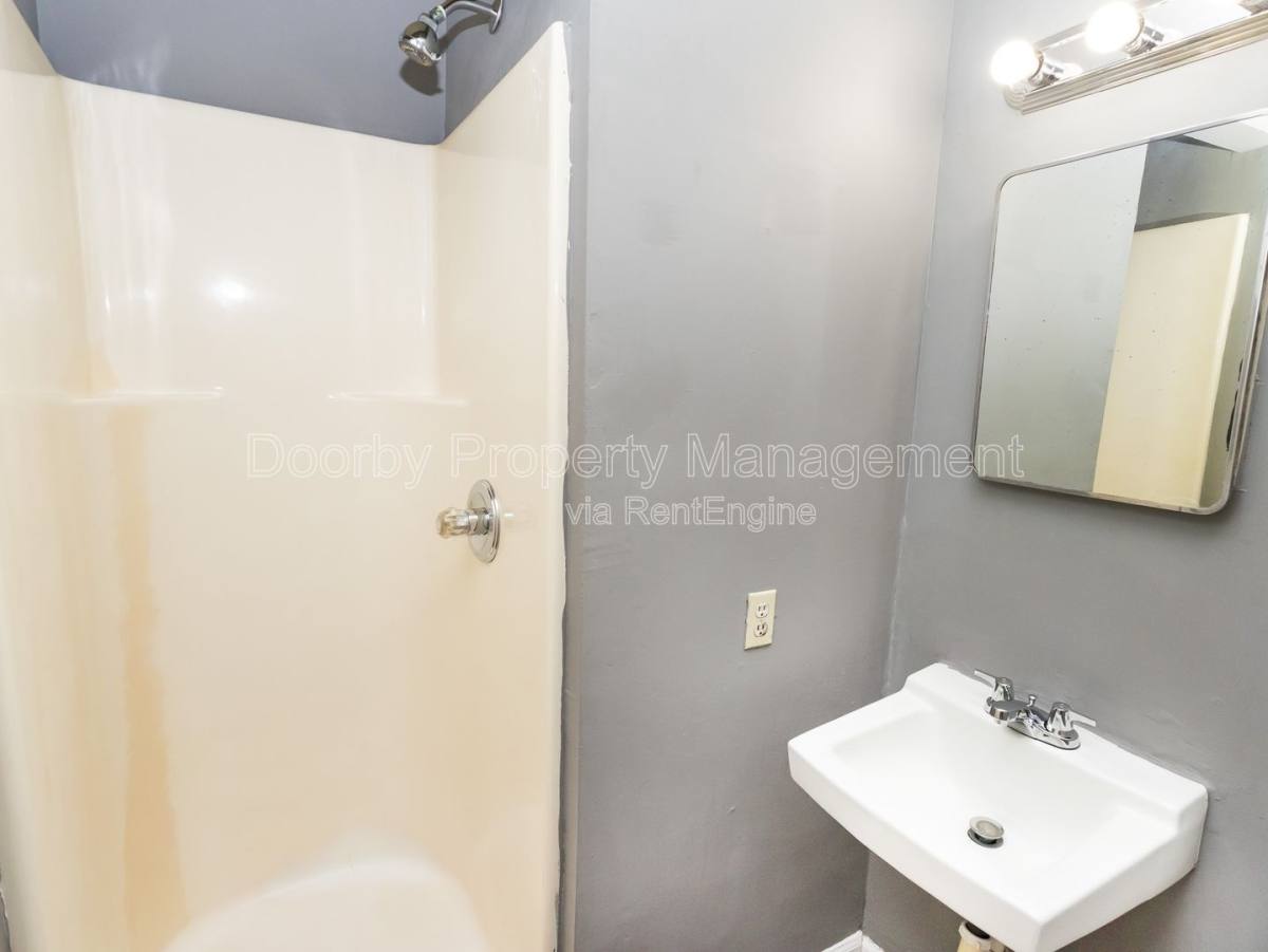 Apartment for rent at 1202 Duncan Ave #1, Chattanooga, TN 37404