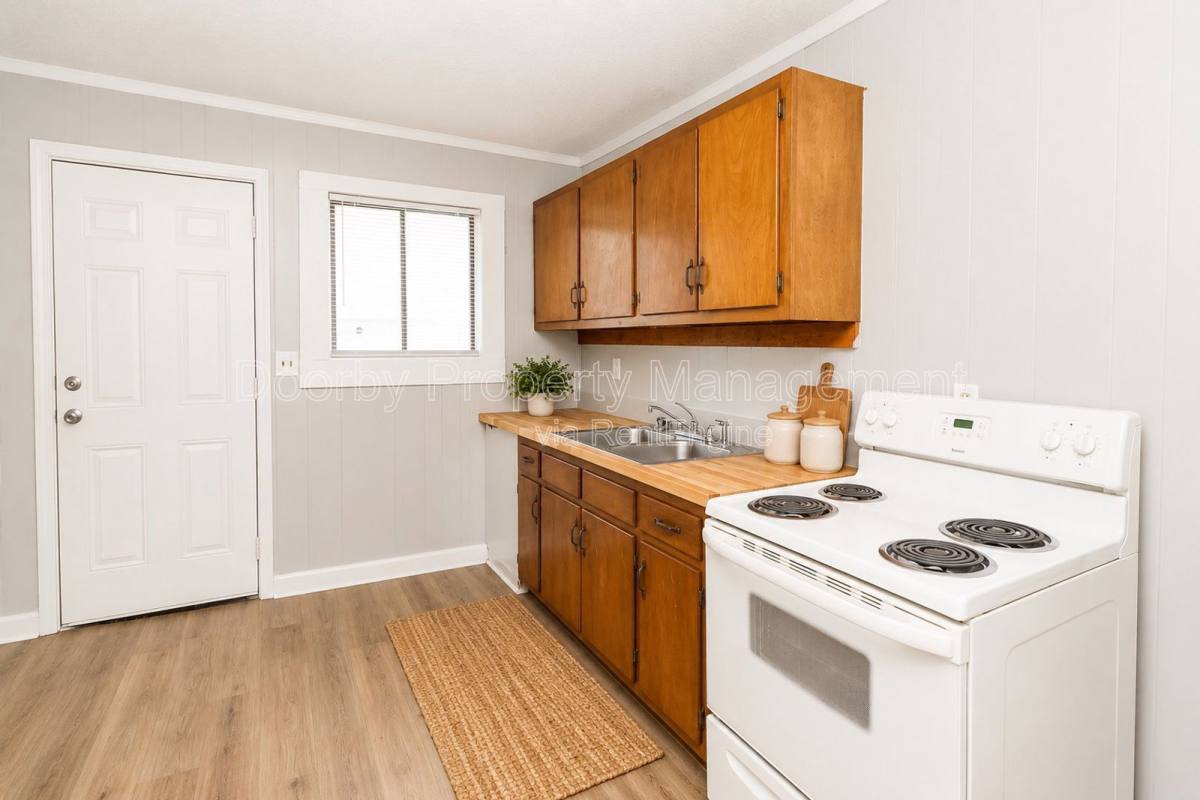 Apartment for rent at 2113 Ocoee St, Chattanooga, TN 37406