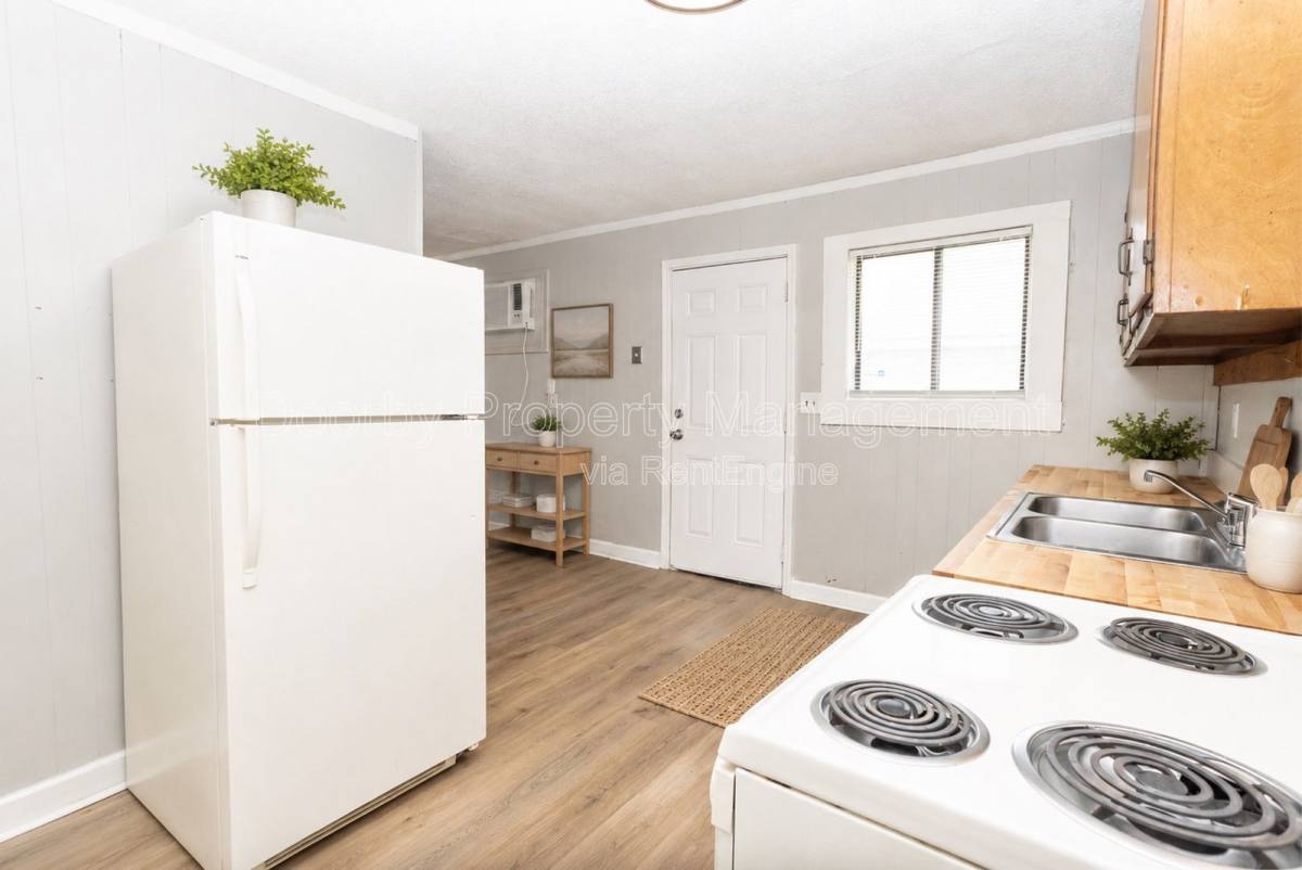 Apartment for rent at 2113 Ocoee St, Chattanooga, TN 37406