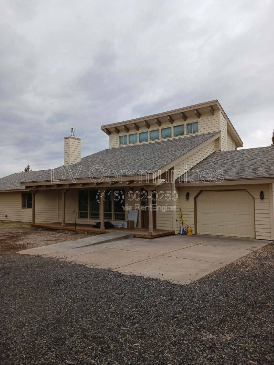 House for rent at 2500 SW 83rd St, Redmond, OR 97756