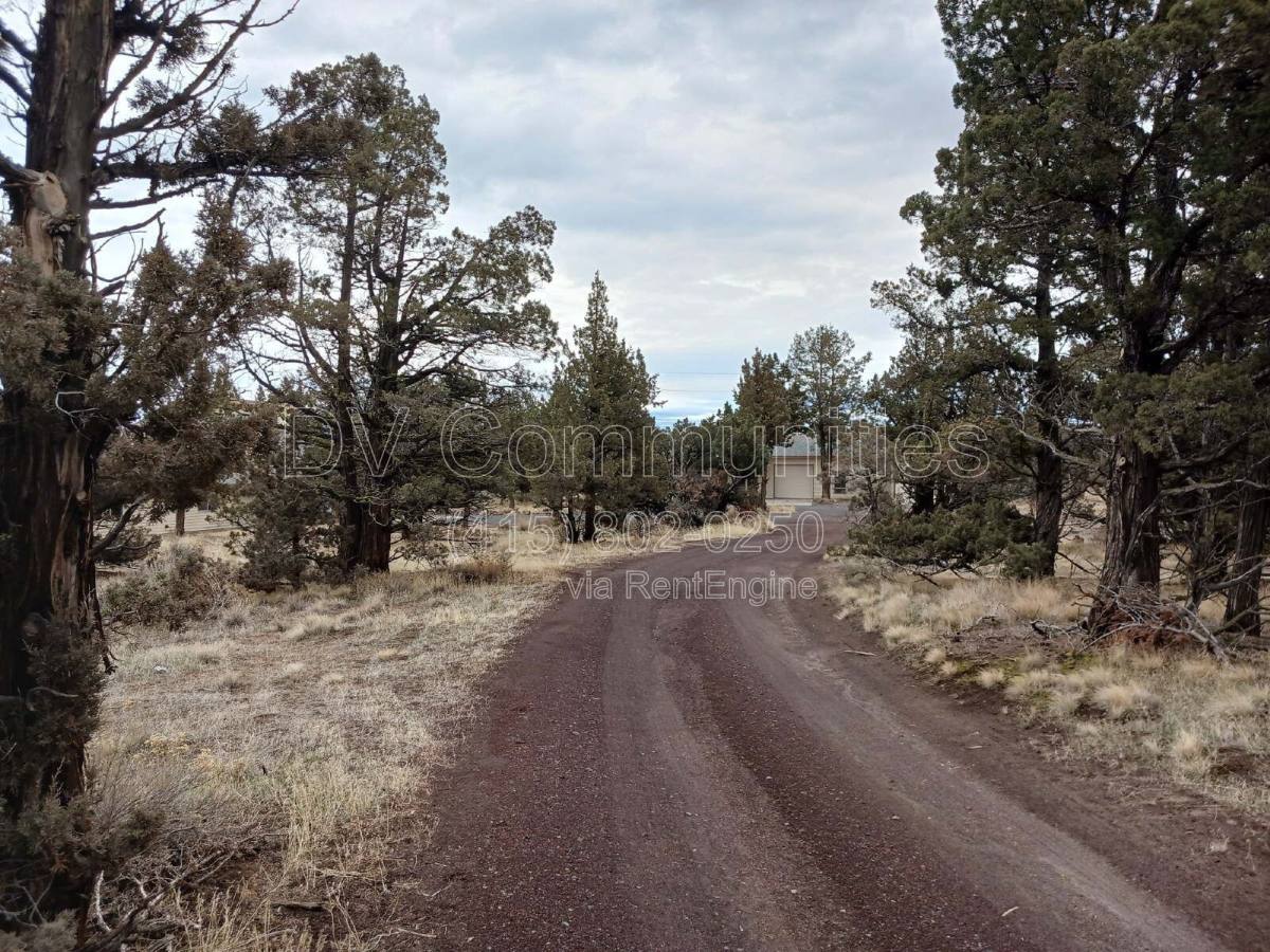 House for rent at 2500 SW 83rd St, Redmond, OR 97756