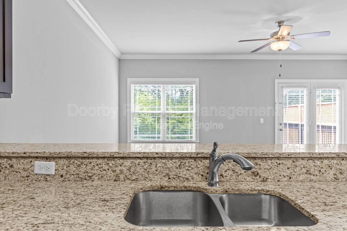Townhouse for rent at 723 Ladd Ave, Chattanooga, TN 37405