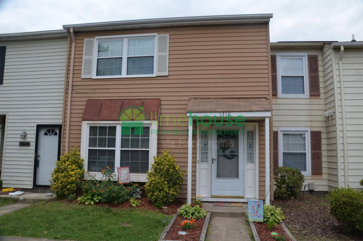 Townhouse for rent at 1318 River Birch Run S, Chesapeake, VA 23320