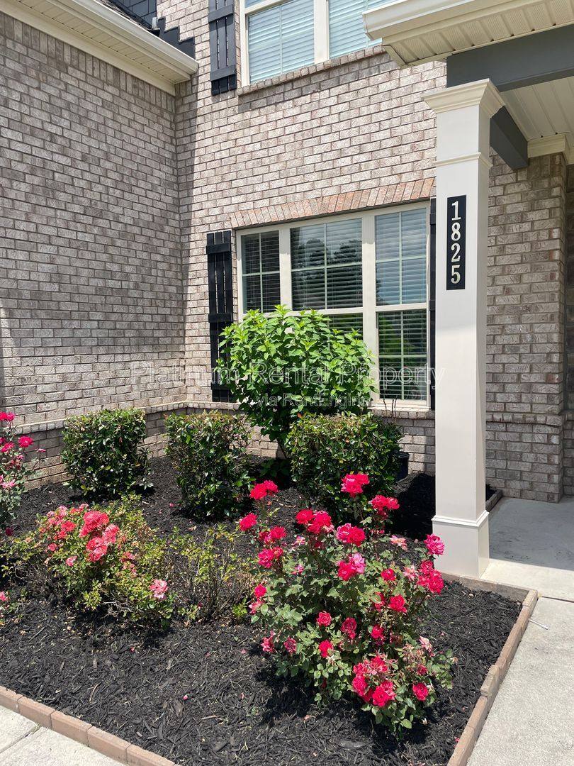 House for rent at 1825 Dahlia Dr, Cumming, GA 30040