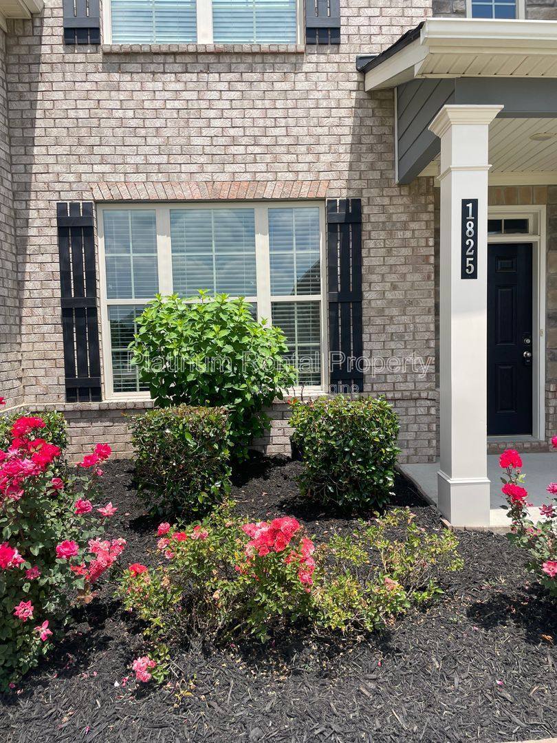 House for rent at 1825 Dahlia Dr, Cumming, GA 30040