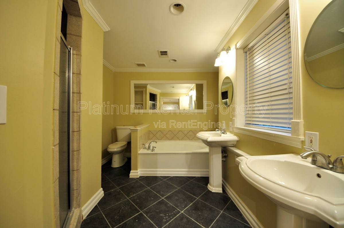 Townhouse for rent at 2198 Goodwood Blvd SE, Smyrna, GA 30080
