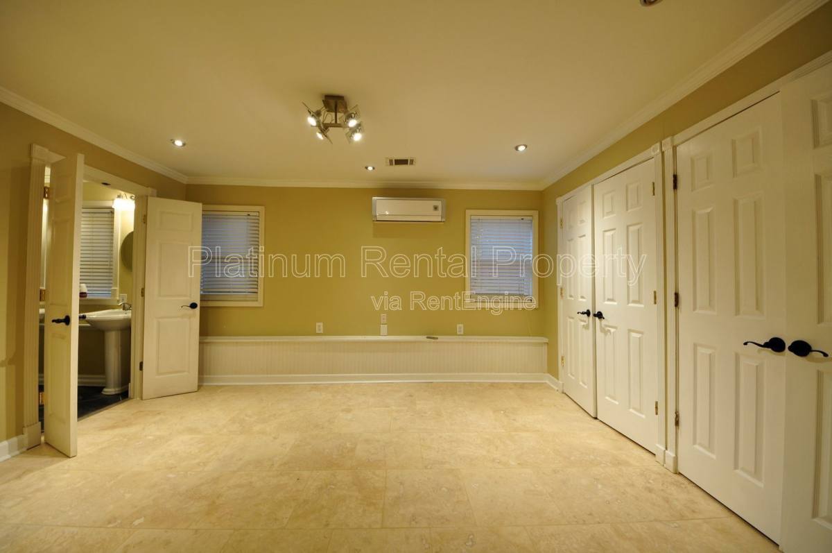 Townhouse for rent at 2198 Goodwood Blvd SE, Smyrna, GA 30080