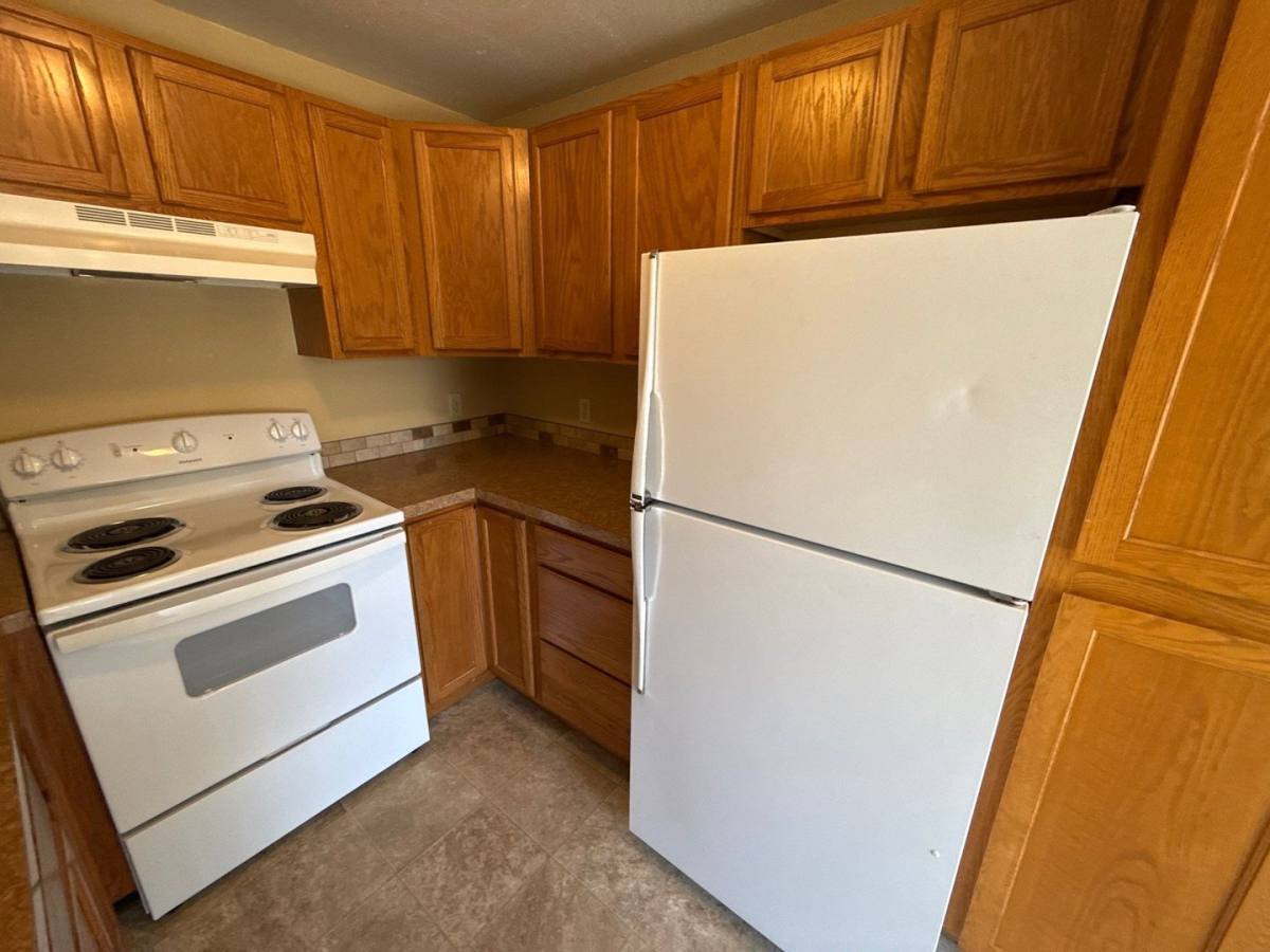 Townhouse for rent at 2574 16th Ave SE, Albany, OR 97322