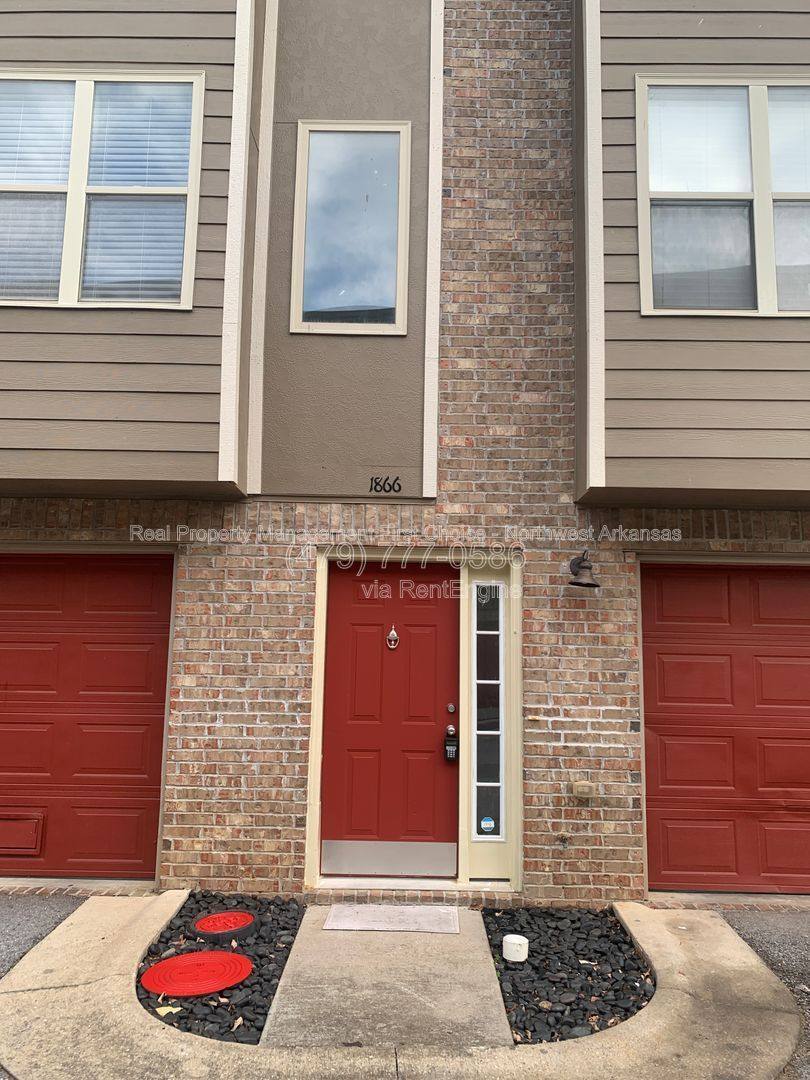 Condo for rent at 1866 N Scull Creek Dr, Fayetteville, AR 72703
