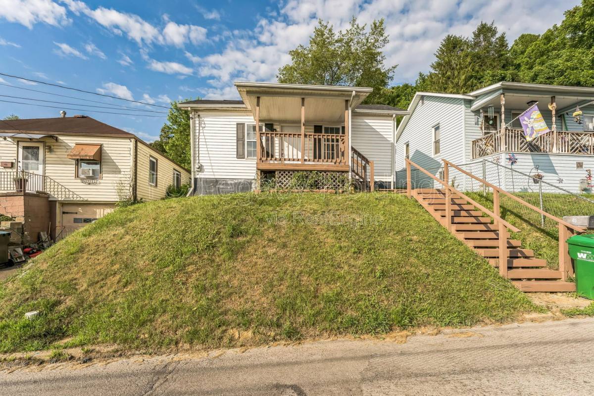 House for rent at 415 Simpson Ave, Clarksburg, WV 26301