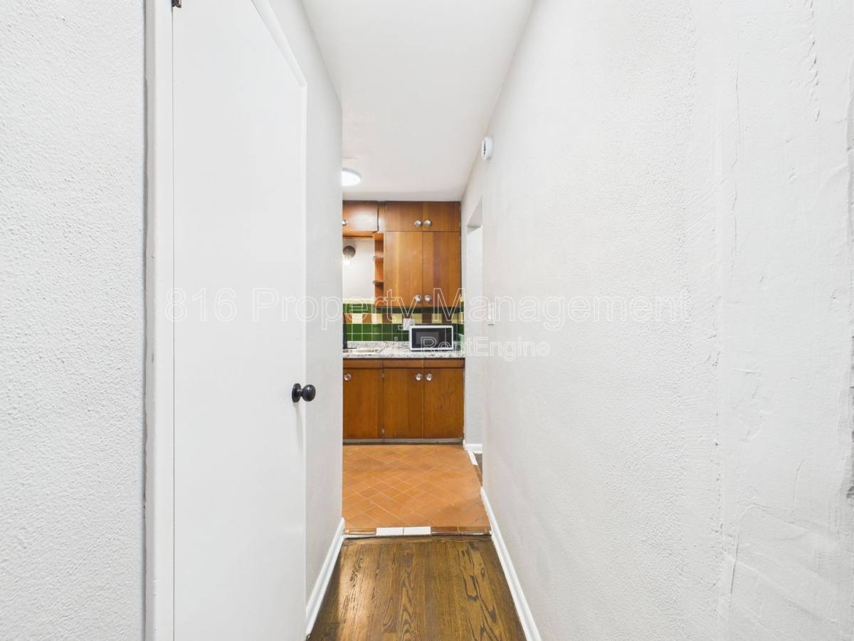 Apartment for rent at 7560 Prospect Ave #G, Kansas City, MO 64132
