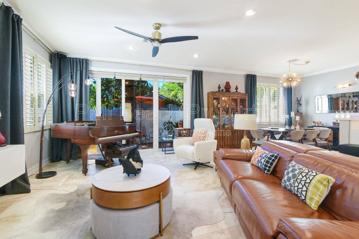 Townhouse for rent at 3438 NE 13th Ave, Fort Lauderdale, FL 33334
