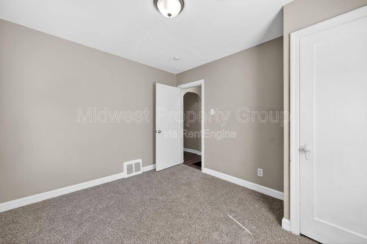 House for rent at 10066 Dorothy Ave, Saint Louis, MO 63137