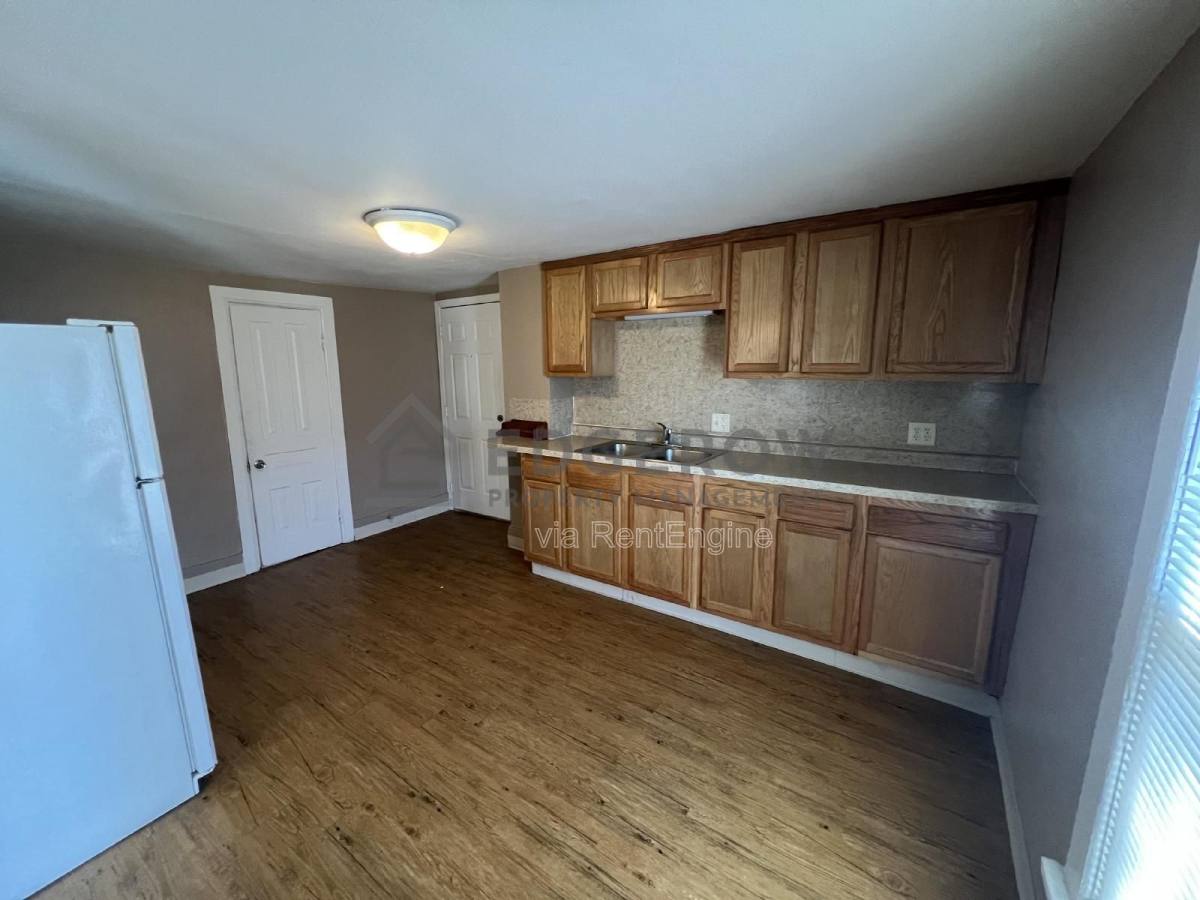 Apartment for rent at 1220 Hamilton Ave NW #2, Grand Rapids, MI 49504