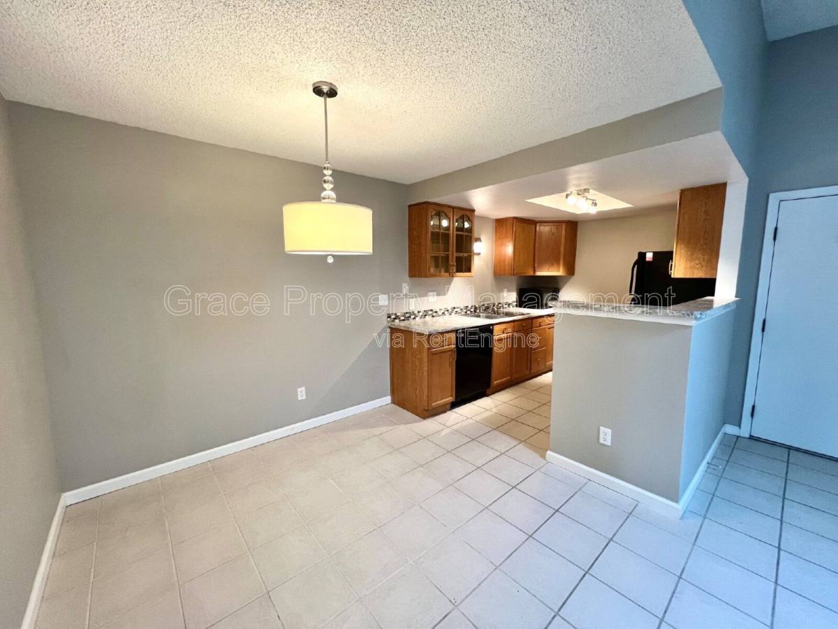 Condo for rent at 3482 S Eagle St #202, Aurora, CO 80014