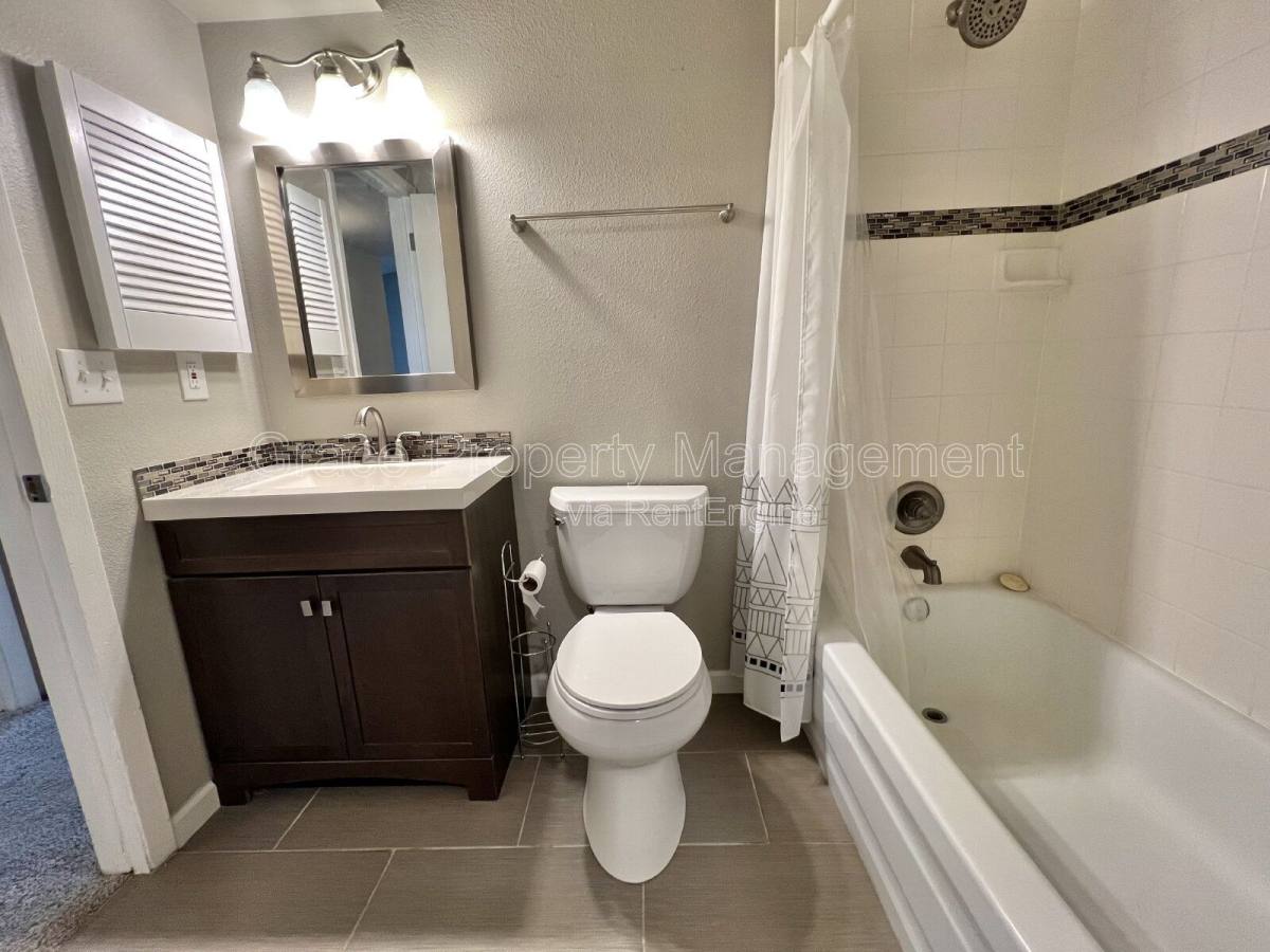 Condo for rent at 3482 S Eagle St #202, Aurora, CO 80014