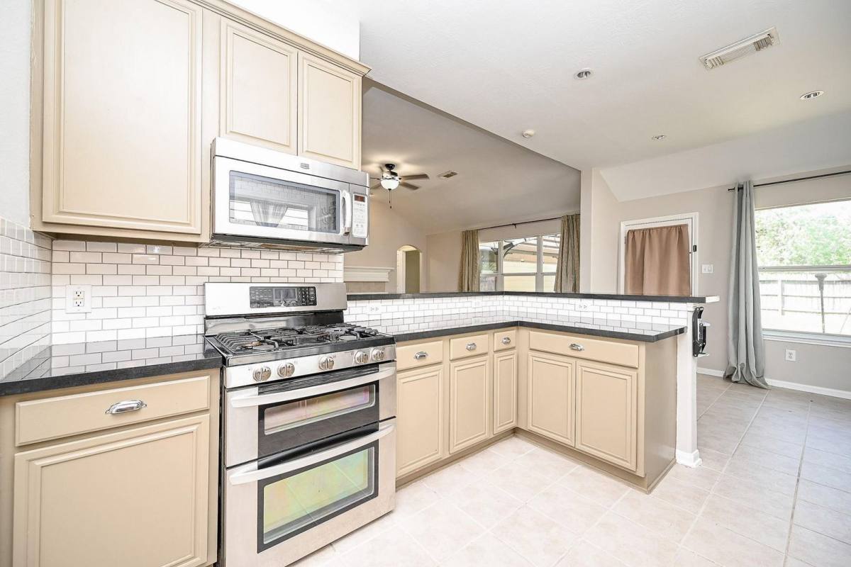 House for rent at 12138 Havenmist Dr, Tomball, TX 77375