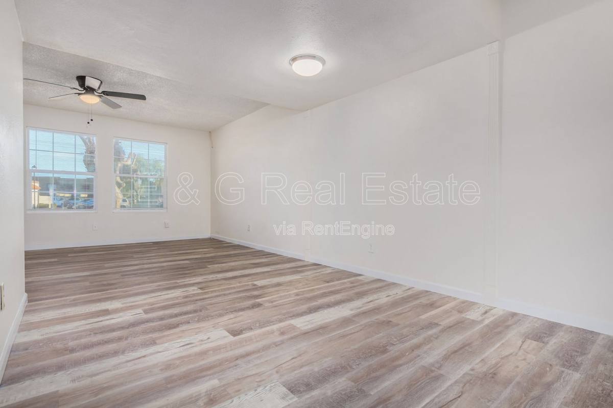 Townhouse for rent at 1029 E Bendix Dr, Tempe, AZ 85283