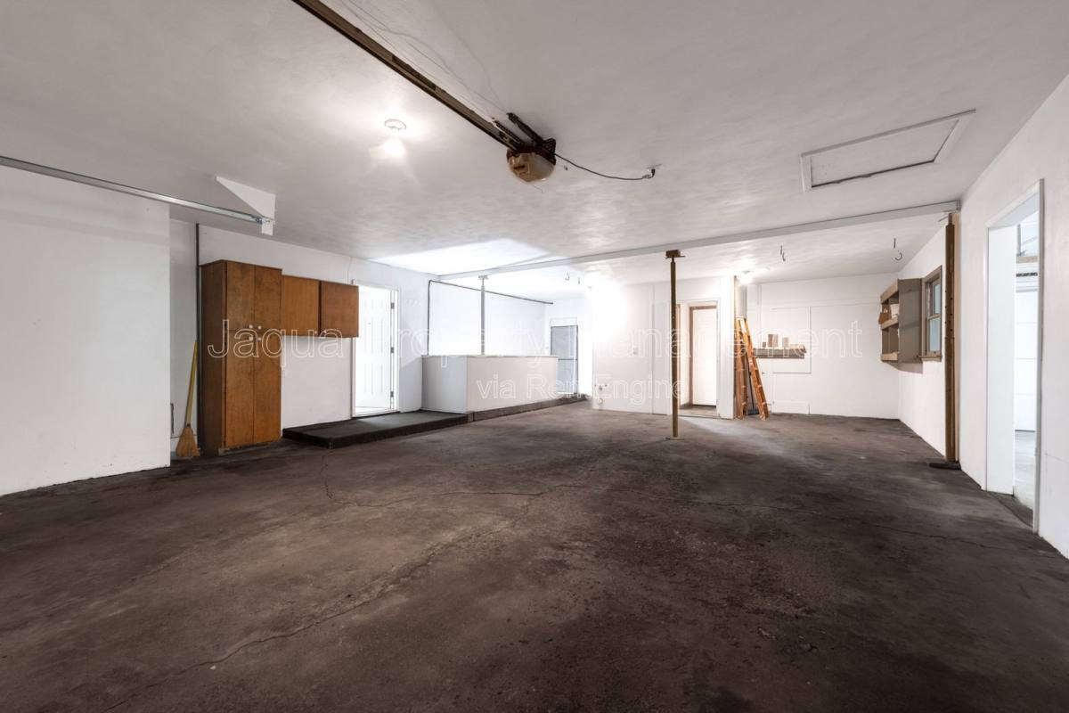 House for rent at 4420 Croyden Ave, Kalamazoo, MI 49006