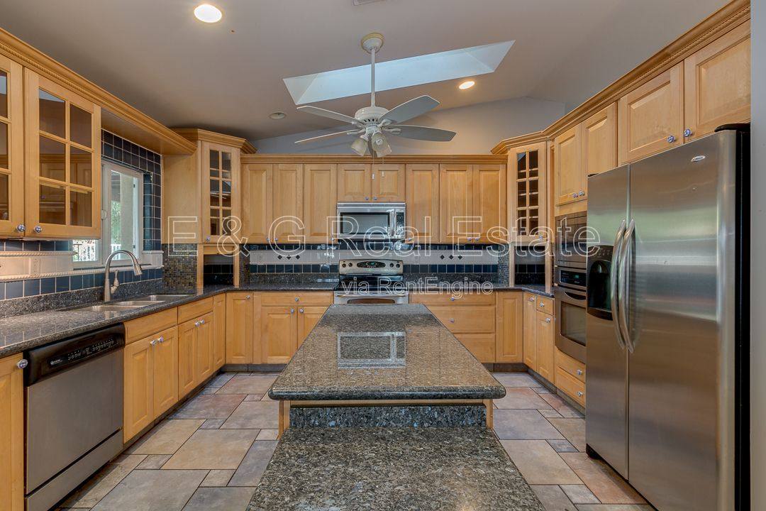 House for rent at 526 E Flynn Lane, Phoenix, AZ 85012