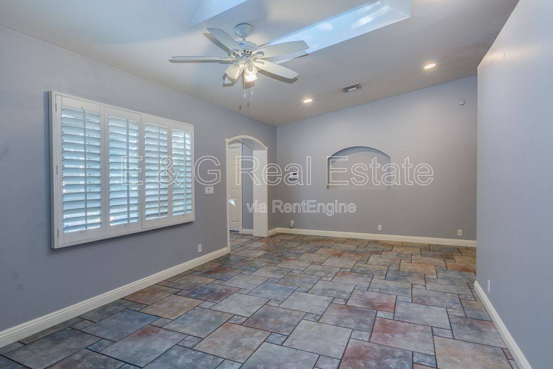 House for rent at 526 E Flynn Lane, Phoenix, AZ 85012