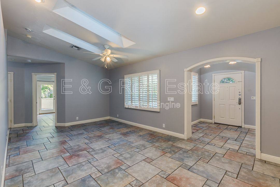 House for rent at 526 E Flynn Lane, Phoenix, AZ 85012