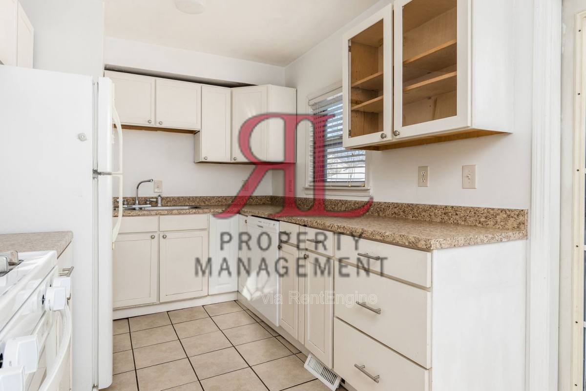 Apartment for rent at 3400 Eisenhower Rd, Columbus, OH 43224