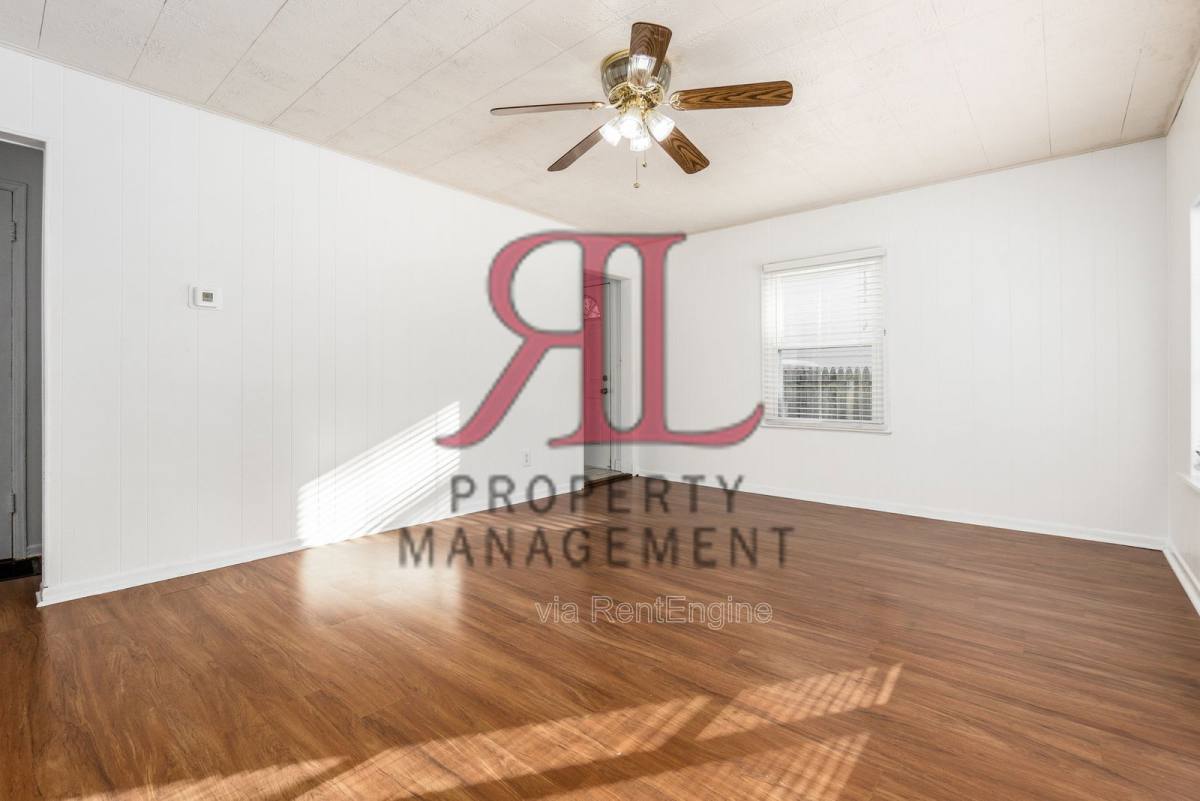 Apartment for rent at 3400 Eisenhower Rd, Columbus, OH 43224