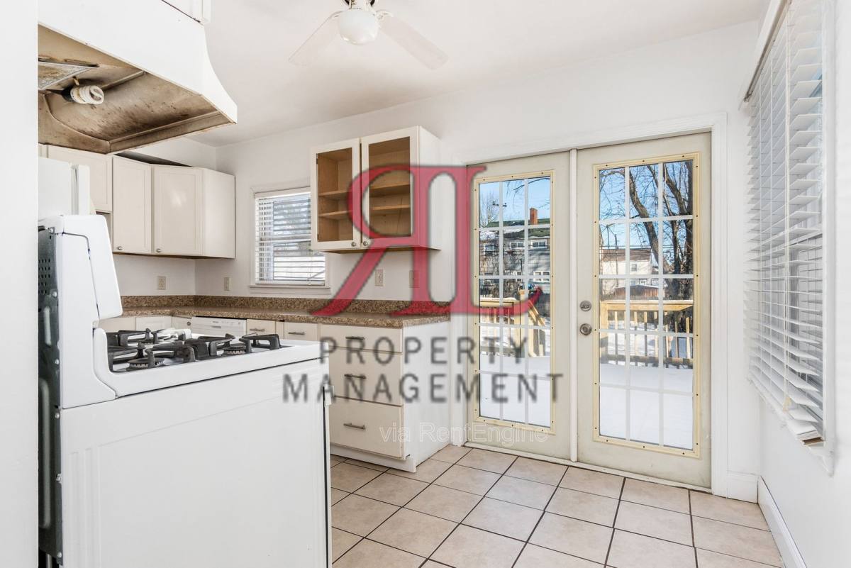 Apartment for rent at 3400 Eisenhower Rd, Columbus, OH 43224