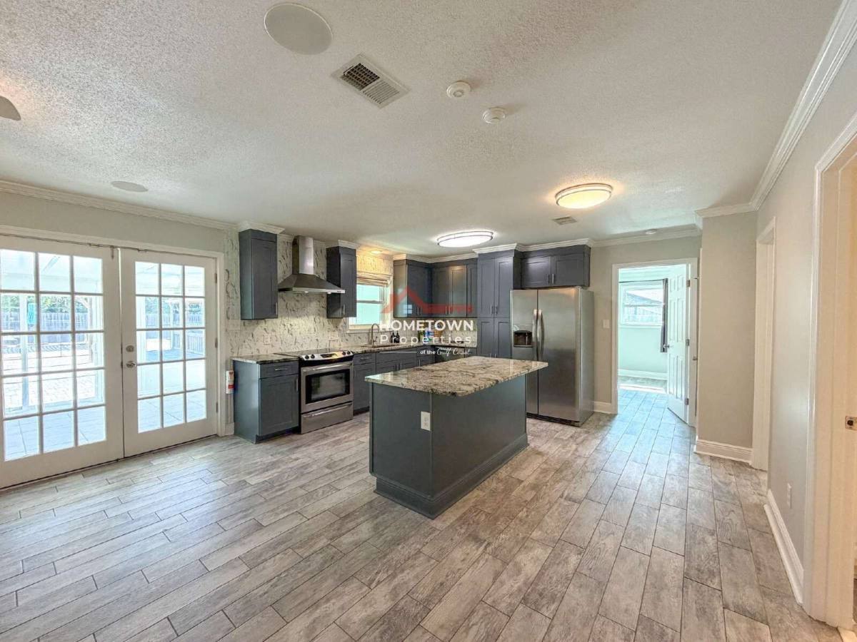 House for rent at 220 Cordoba St, Gulf Breeze, FL 32561