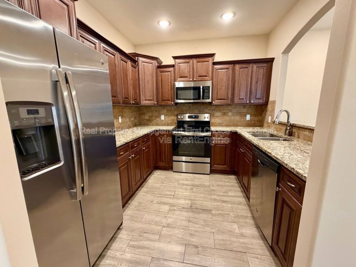 Townhouse for rent at 9817 Mylea Circle, Fort Smith, AR 72916