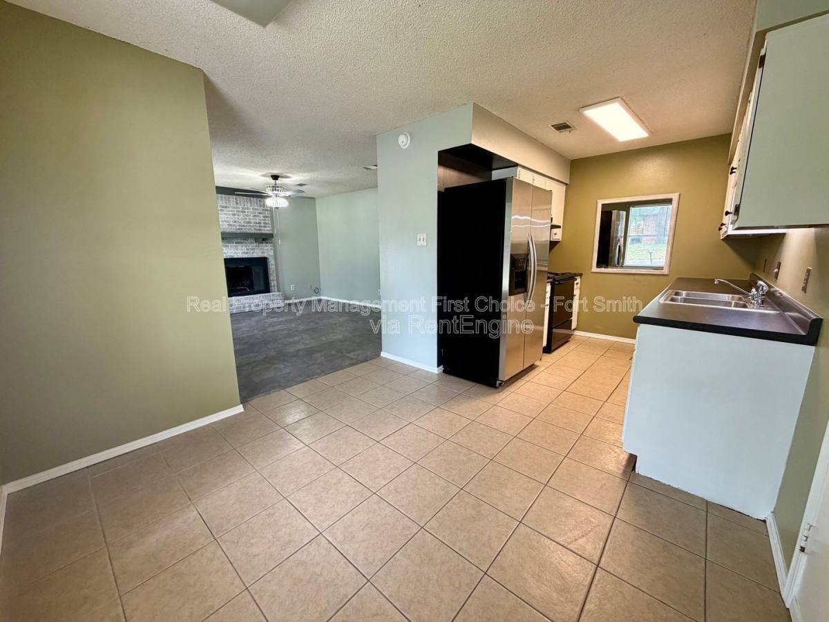 House for rent at 1512 14th Circle, Barling, AR 72923