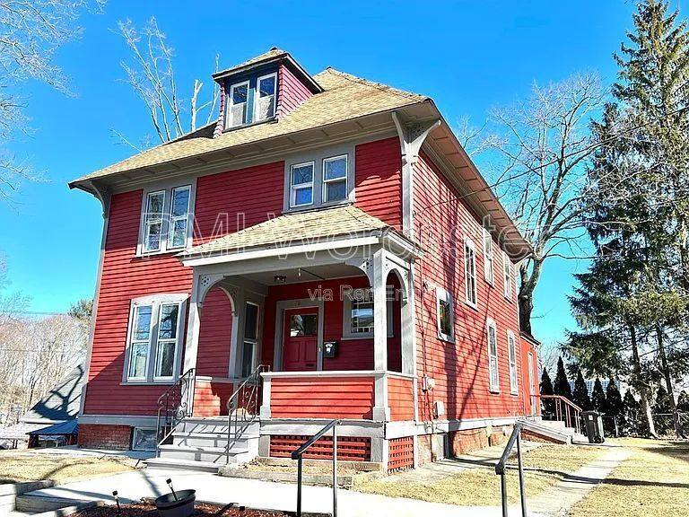 House for rent at 28 Wayne St, Worcester, MA 01603