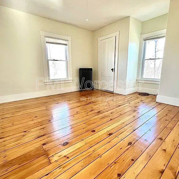 House for rent at 28 Wayne St, Worcester, MA 01603
