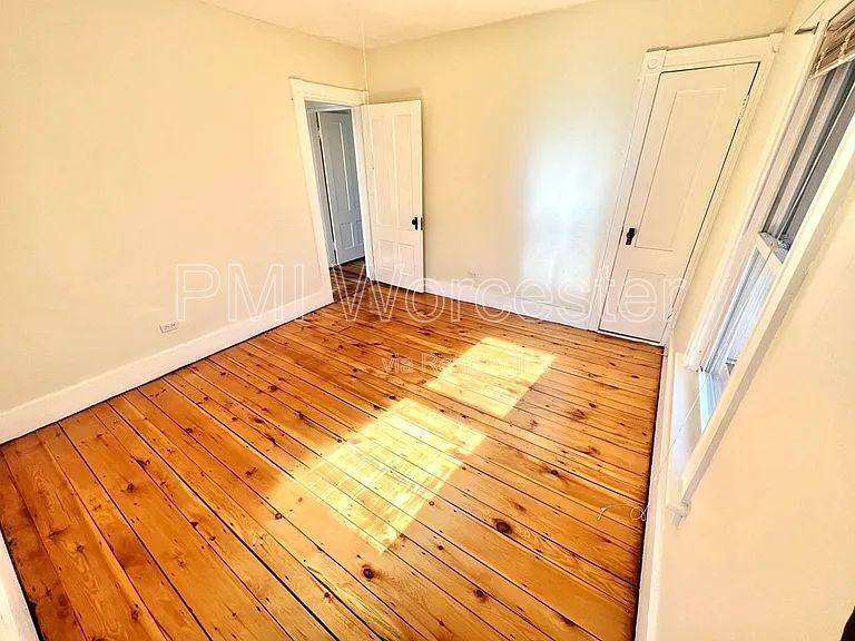 House for rent at 28 Wayne St, Worcester, MA 01603