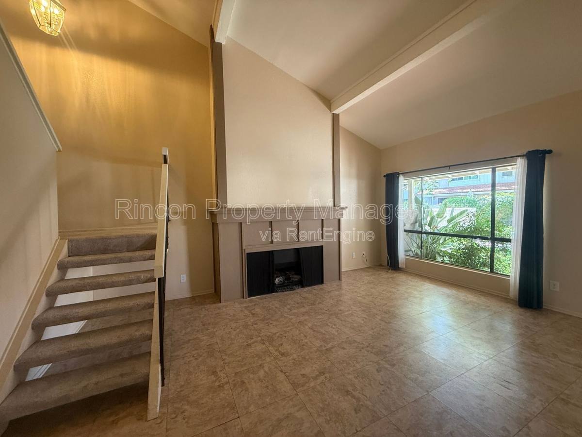Apartment for rent at 361 Jalisco Court, Camarillo, CA 93010