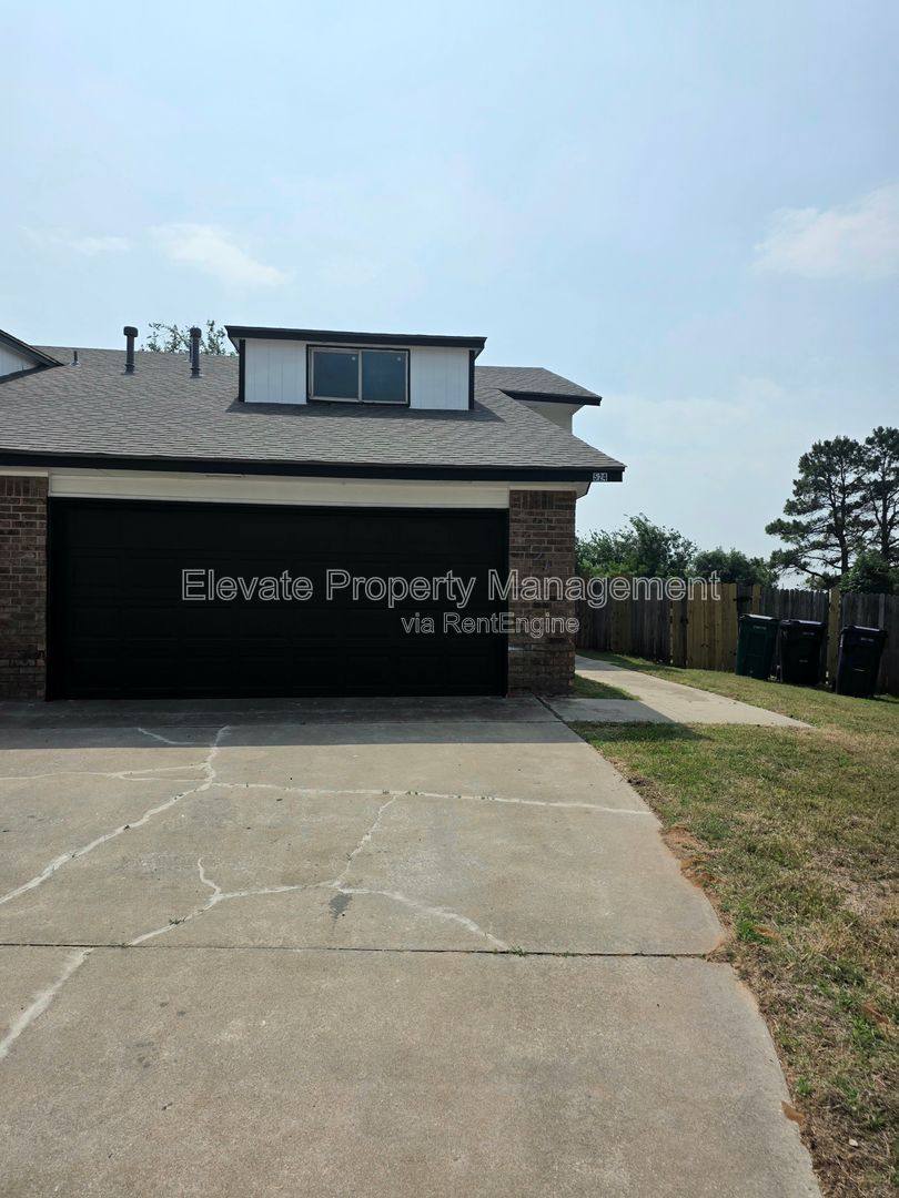 House for rent at 524 Westwood Court, Oklahoma City, OK 73127