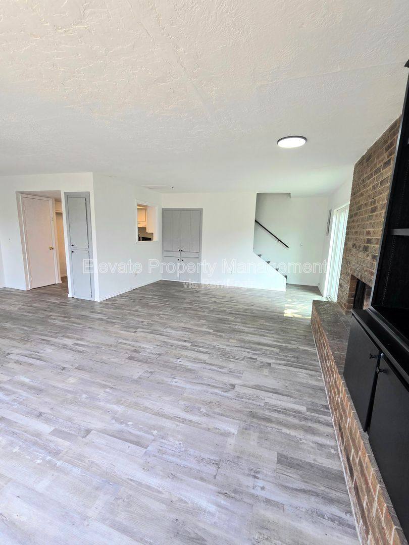 House for rent at 524 Westwood Court, Oklahoma City, OK 73127